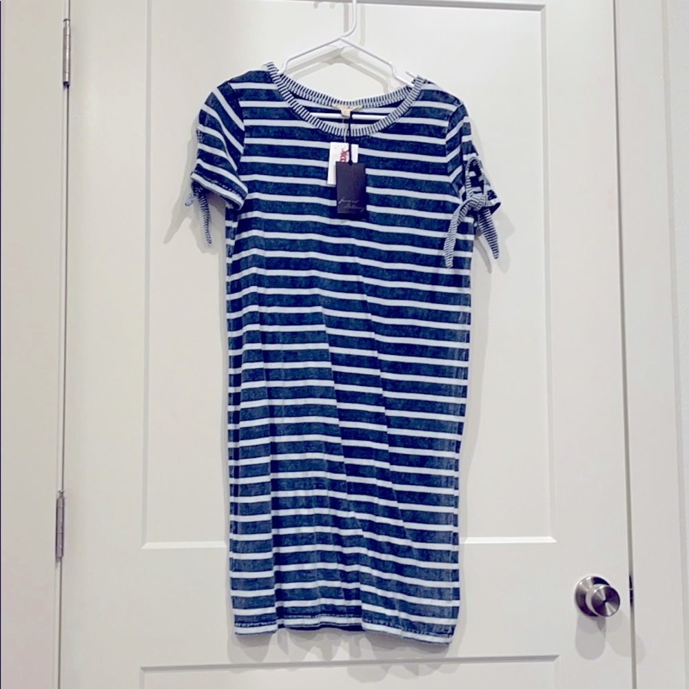 Short Sleeve Comfy casual dress. New with tags